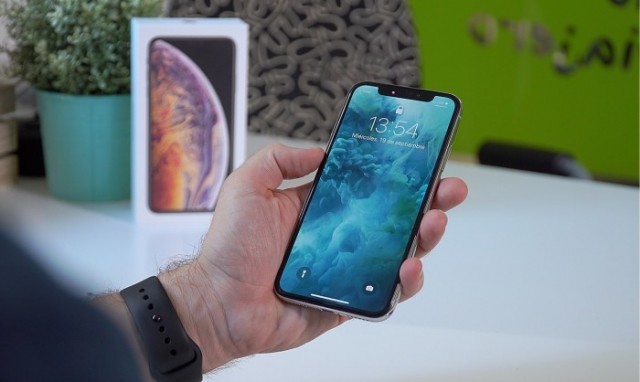 The 2020 iPhones will have Larger Sizes and OLED Screens.