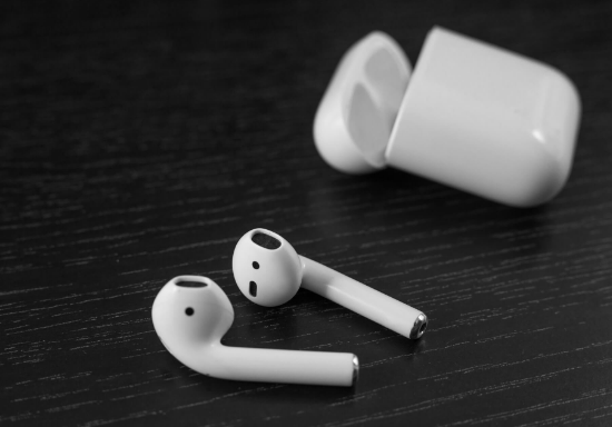 connect Airpods with apple TV